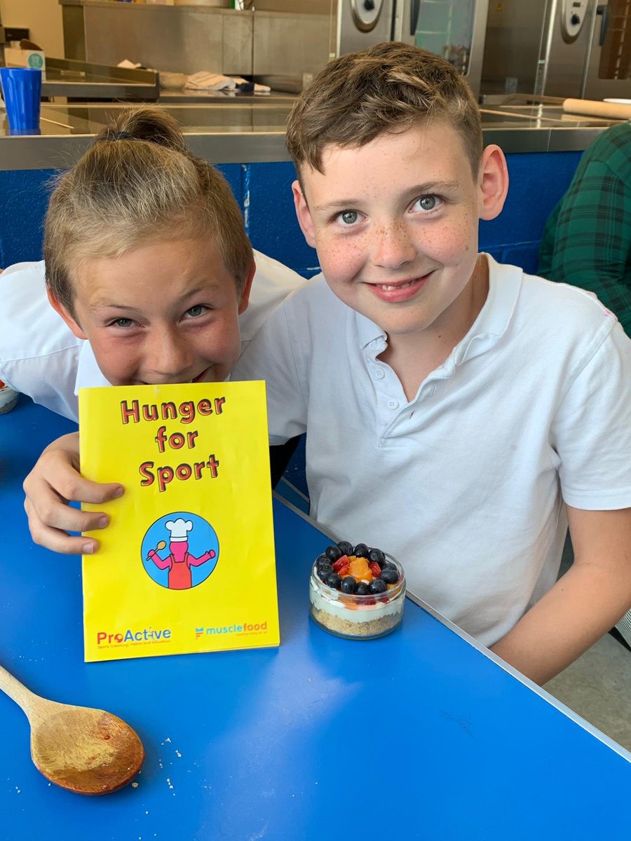 ProActivePlym's tweet photo. Fantastic final ‘Hunger for Sport’ session @ErnesettleCs getting hand on experiences while learning about food and how to make being active fun! 🎾 🥘 🏀 🍖 
@MuscleFoodUK @foodplymouth @AllFoodIsFun @PHPlymouth @learningatuk looking for a new school for September https://t.co/8QpJgv26aE