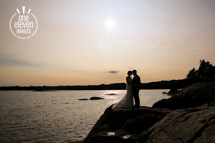 oneelevenimages's tweet photo. Ahhhhh, summer sunsets #boston #bride #love #theknot #weddingwire @mounthopefarm https://t.co/OGVWZsBdtv