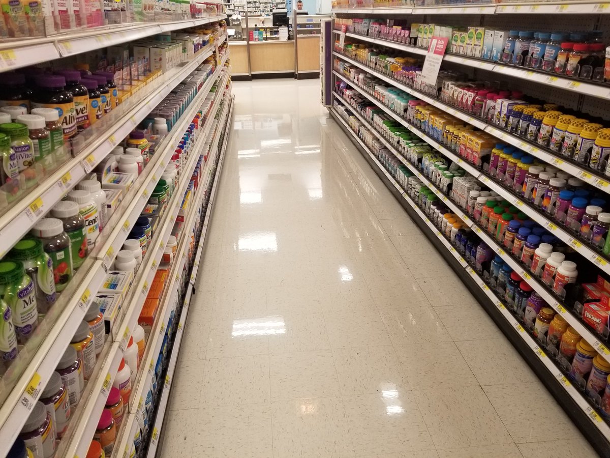 Look at this full vitamin aisle here at T-1437! Great job Magali! #target #g192 #d141 #smartfill