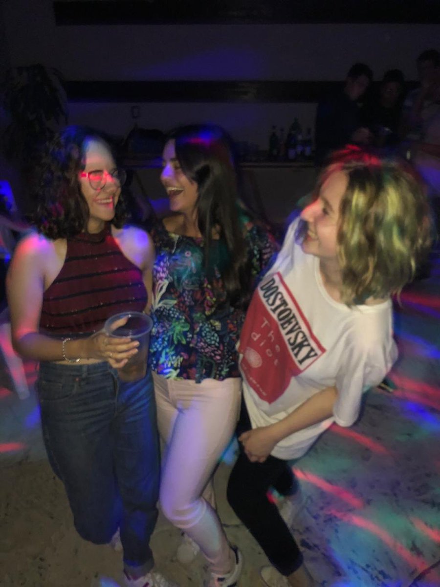 GuilleIglesias1's tweet photo. #DiaDelAmigoEnFla #FriendsFESTIVAL @FlamingoOk 🥳 https://t.co/5CPoBUmQLo