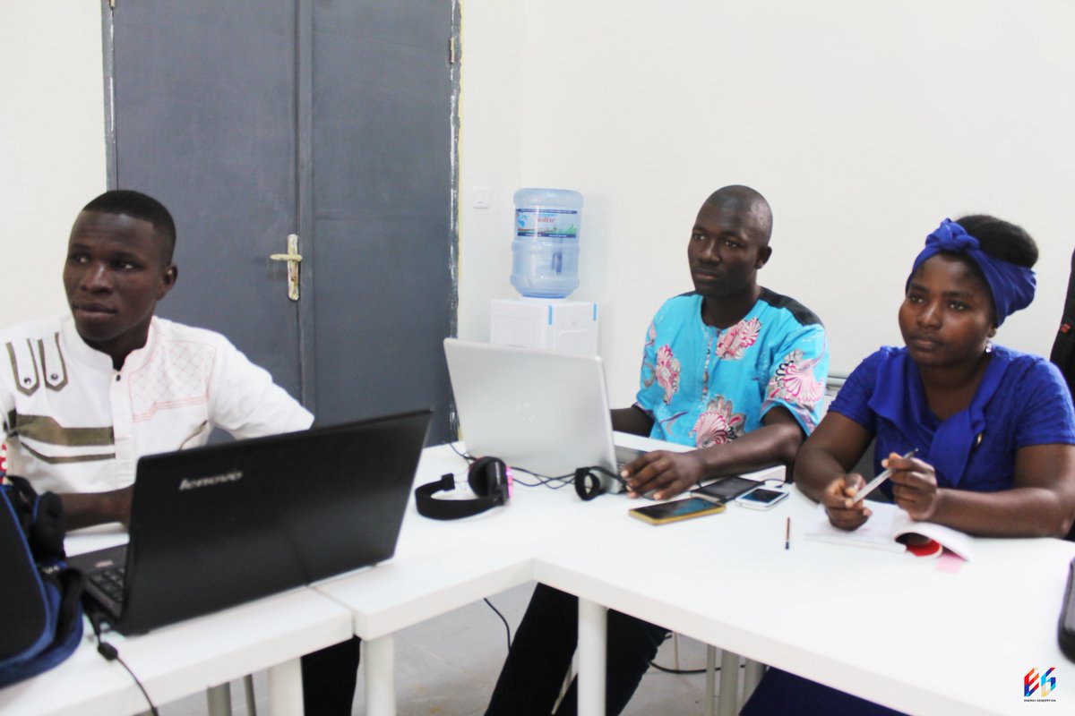 EnergyGenAfrica's tweet photo. [FORMATION ENTREPRENEURIAT SOLAIRE]🌞

#GestionFinancière

Animé par Olivier Kodjo, Consultant en #Marketing et #Entrepreneuriat à l'#OADD, ce module a fourni aux apprenant.e.s, de précieux outils et astuces pour une #gestion efficiente et efficace des fonds de leur #entreprise. https://t.co/ISerYqGBnm