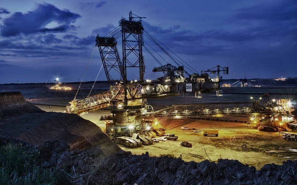 TheCaraGrant's tweet photo. How is technology changing the mining industry? https://t.co/vJuPHCIX4J https://t.co/m5WDFsqWL3