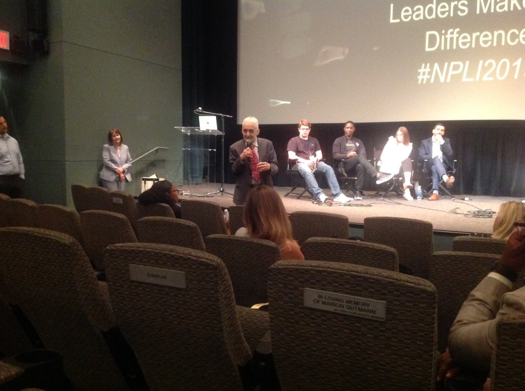 tanyania's tweet image. Dangers. Rewards. Problems. Excitement. How technology is effecting our students? It&apos;s a magical thing. It&apos;s a concern, we should all be concerned with. -Lew Smith #technologydebate @NPLINYC #NPLI2019 @PrincipalHicks @LINC_PD @BlendedDISD @atechteacher @PersonalizeDISD @eastngat