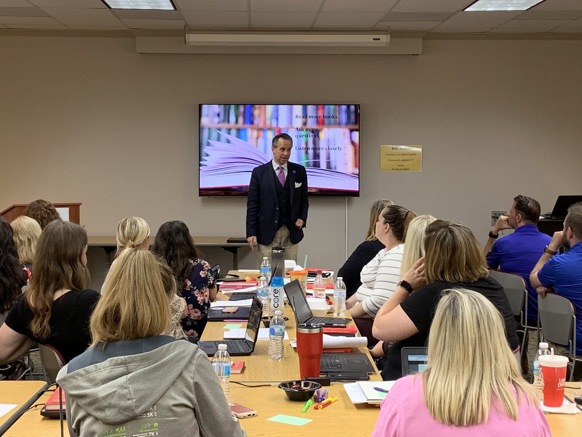 DrBrian_Smith's tweet photo. @Keenoy kicking off the book study for “The Truth about Leadership” by @KouzesPosner with our @MehlvilleSD Leadership Development program. #msdr9 #msdleads https://t.co/AMoxwVjdx5