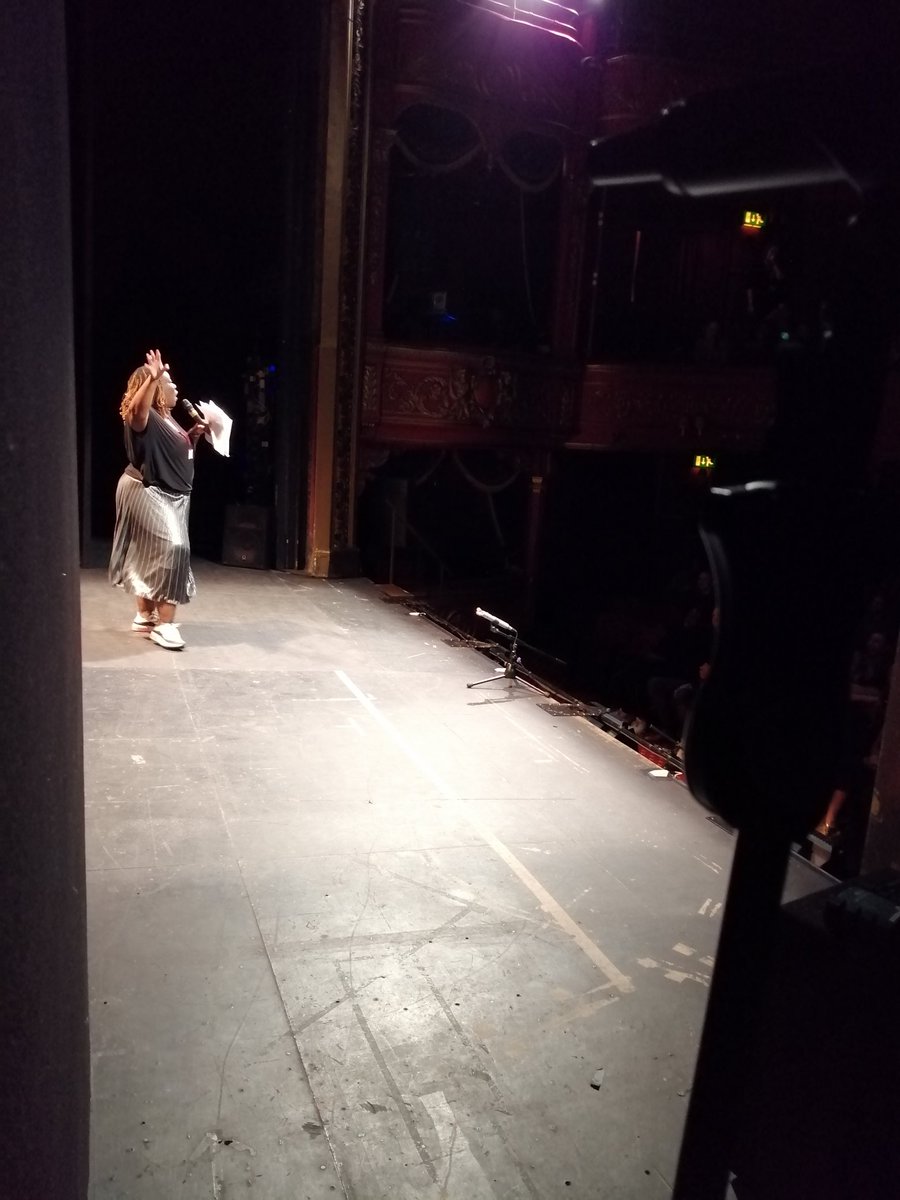MonologueSlamUK's tweet photo. Kicking off the show @stratfordeast with @chizzyakudolu! All the #1MinRound and #YouthRound performers read backstage and not looking at all nervous! #helpingpeoplehappen #backstagepics #notthrowingawaymyshot https://t.co/yar1B3rcGN