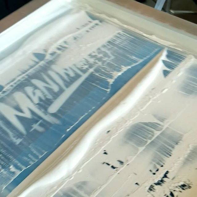 roodesign's tweet photo. Doing more garage screen printing with this DIY contraption. I'm finally getting to point where I'm not getting plastisol everywhere. Watch #Instavideo:https://t.co/FOxRruQ6dj https://t.co/XtPMaLoNnR