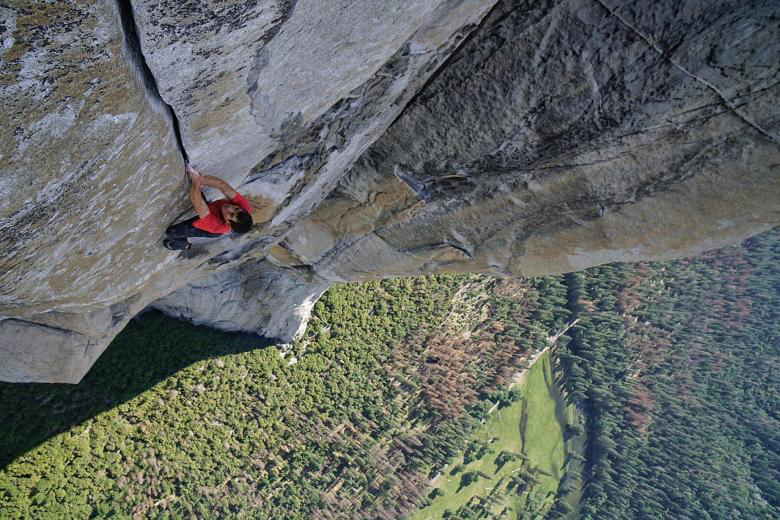 AlpineAirAdv's tweet photo. While we don't offer any crazy #freeclimbing experiences. We'll help you make your way to the top safely with our #rockclimbing experiences! #ExploreAlberta #AlbertaAdventure #RockClimbingAlberta #AlexHornold  https://t.co/Wj0GmbqdwC https://t.co/5XtumyaKaw