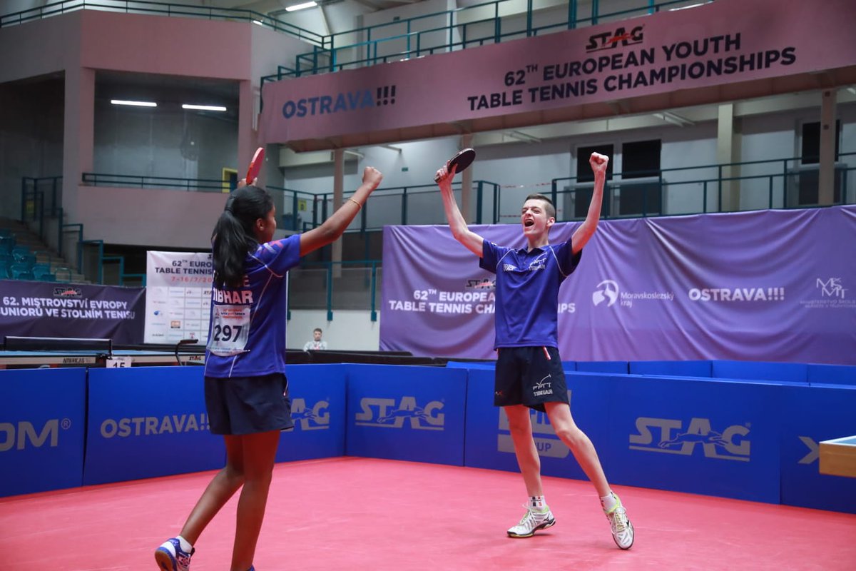 ETTU_TTennis's tweet photo. #Congatulation to the #EYC2019 Mixed Doubles champions 👏🏻👏🏻👏🏻
🔵Juniors
🇵🇱🇵🇱 Samuel Kulczycki & Katarzyna Wegrzyn
🔴Cadets
🇨🇵🇨🇵 Thibault Poret & Prithika Pavade https://t.co/a2l8n4ltqB