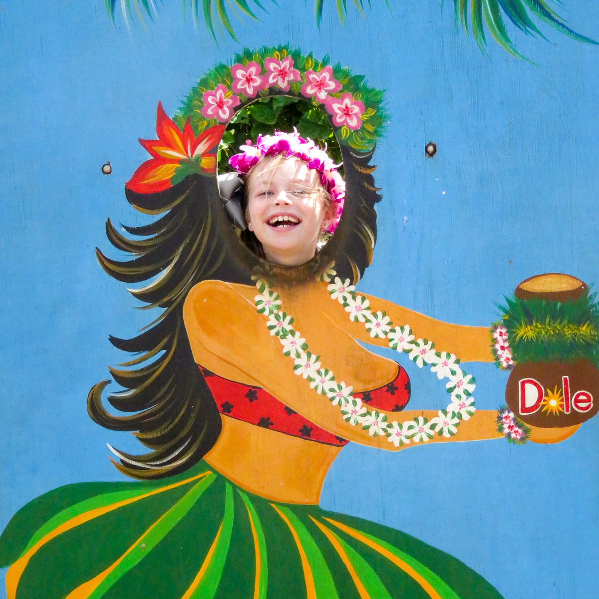 AlongfortheTrip's tweet photo. Come for the #aloha, stay for the #DoleWhip! Read about visiting the @DolePlantation and other cool things to do in Hawaii with kids: https://t.co/5bCj1hRuQC #familytravel #hula https://t.co/yoZbWDiXyQ