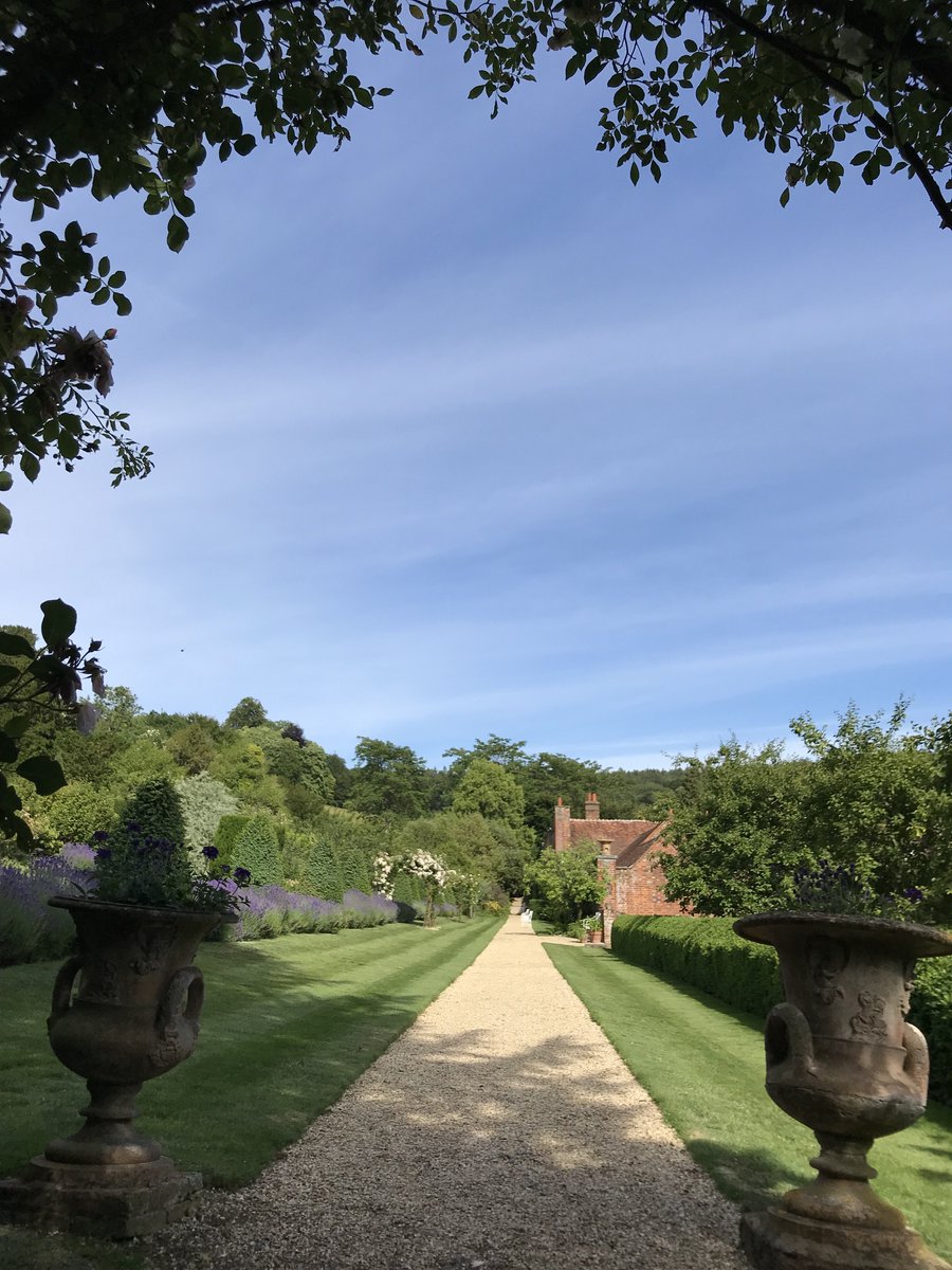 Time for a stroll through the Formal Gardens?  We're open every day from 10am to 5pm until the 8th of September #stonor #formalgardens #summerstroll #GardenersWorld
