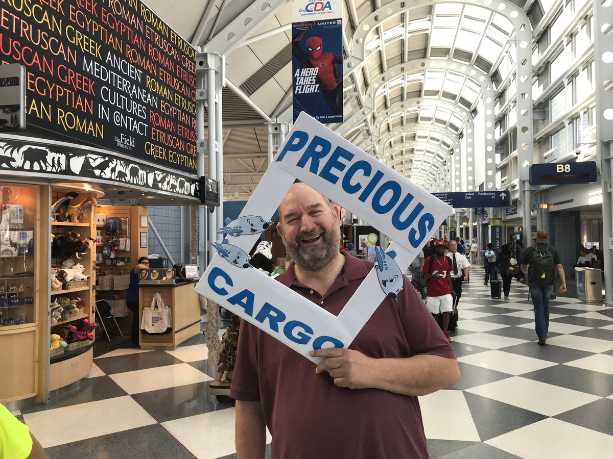 Scott13138104's tweet image. Customer Appriciation at the worlds best hub and with the ORDAO safety team. Precious cargo and more @MikeHannaUAL @JohnK_UA @FoxMikeFoxORD @mcgrath_jonna @JMRoitman @rickvual @weareunited #WhyILoveAO