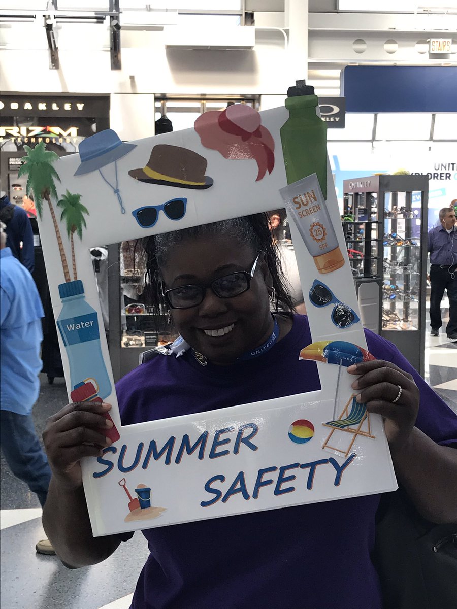 Scott13138104's tweet image. Customer Appriciation at the worlds best hub and with the ORDAO safety team. Precious cargo and more @MikeHannaUAL @JohnK_UA @FoxMikeFoxORD @mcgrath_jonna @JMRoitman @rickvual @weareunited #WhyILoveAO