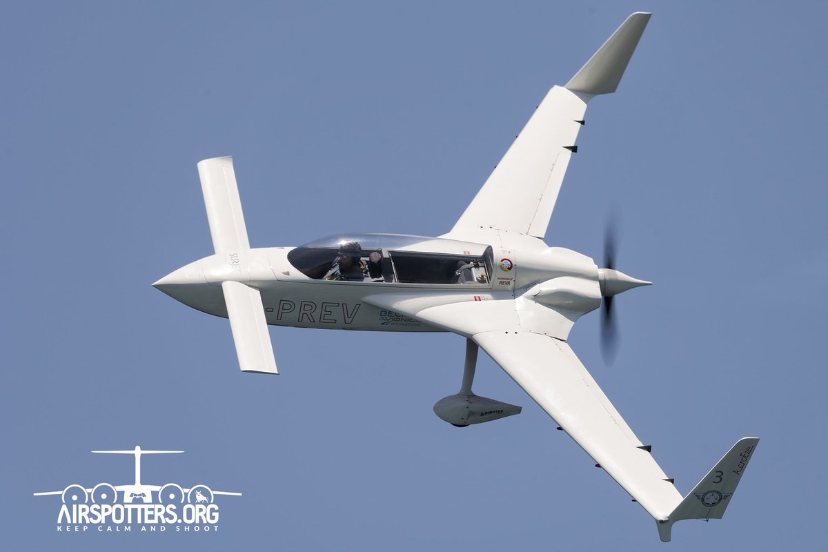 airspottersORG's tweet photo. Excelente exhibición de la #Patrouille #Reva con sus veloces #Rutan #VariEze en @TorreMarAirshow. (casi 300 km/h, no está mal el cacharro 😉) https://t.co/s8bf0Yceqv