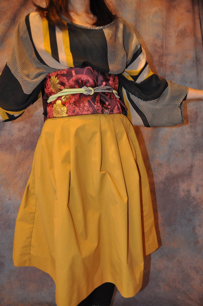 Yuki カナダで着物 En Twitter 着物を気軽に活用する方法 今日は 伊達締め X 洋服 このマキシロングワンピースの柄とずっと使ってない汚れた古い 幅がやや広い伊達締めが合うんじゃない っと合わせてみました このワンピース 長くてよく裾を踏むけど 伊達