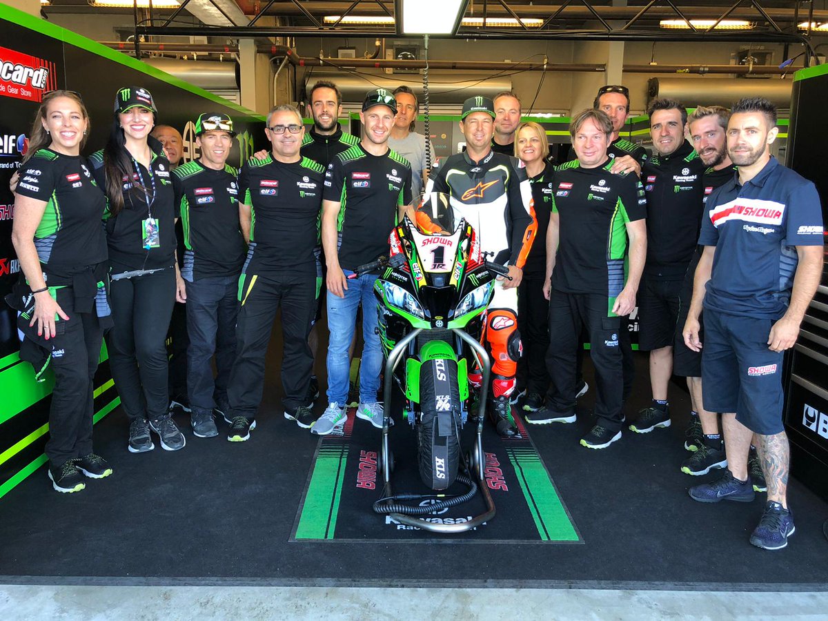 WorldSBK's tweet photo. Motocross legend @JeremyMcGrath experiences @jonathanrea ’s Kawasaki!

The former Motocross and Supercross star traded his experience on dirt for his WorldSBK debut after the Laguna Seca event!

#USAWorldSBK 🇺🇸

📃 | #WorldSBK  https://t.co/ysB9XhTtAG https://t.co/NaIeKZuq5s
