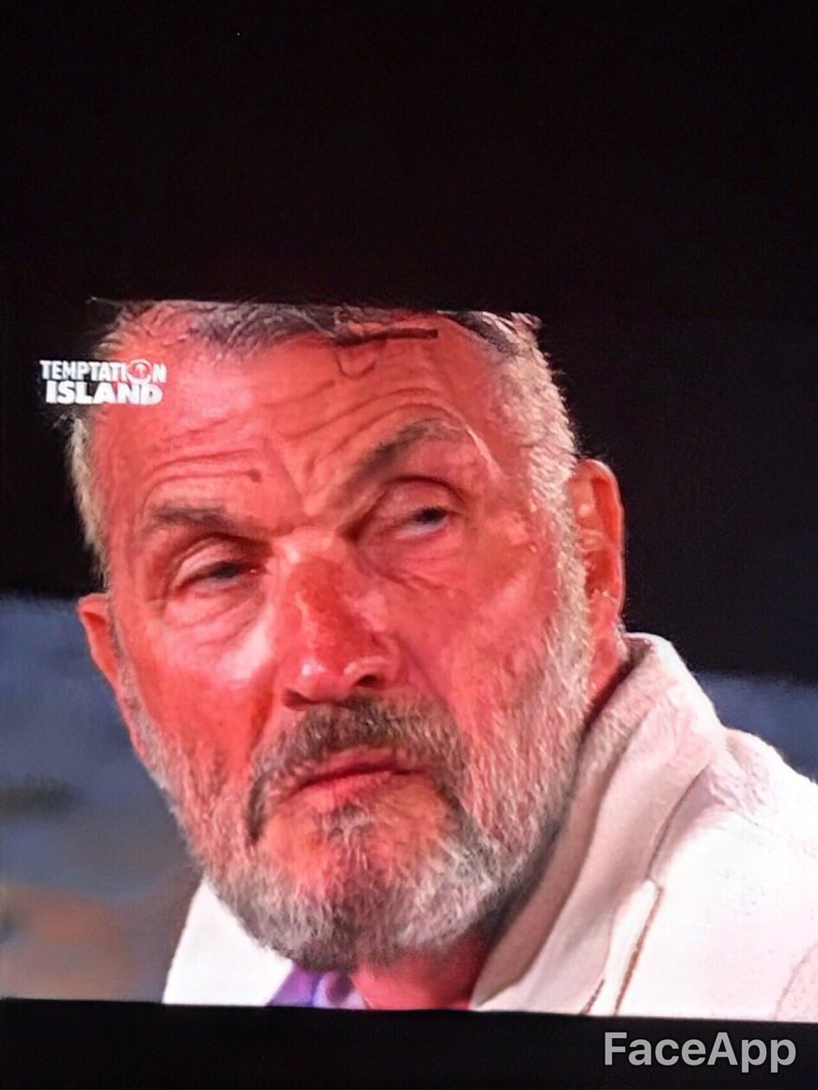 BotRubbe's tweet image. Andrea che aspetta Jessica al falò... #TempationIsland