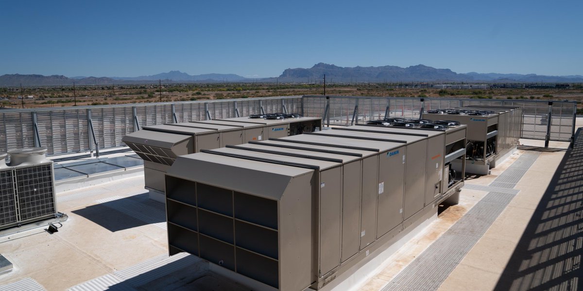 Starting the week off with a bit of a view at our PH01 facility in #Mesa. #datacenter #Hyperscale #Arizona #HybridIT