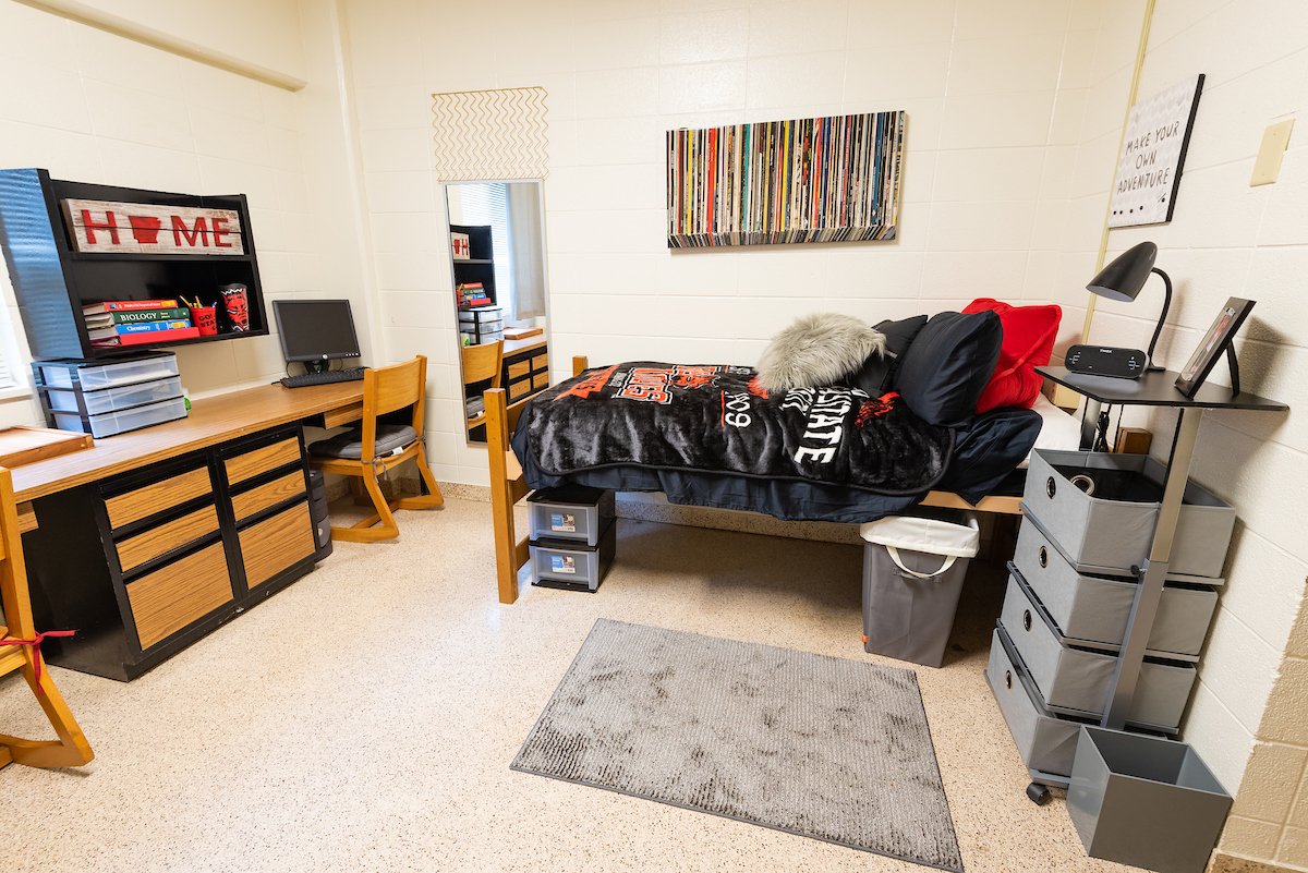 AState_LC's tweet image. Still looking for a place to live this fall? It's not too late to live on campus! Contact Residence Life at 870-972-2042 or reslife@AState.edu for more info today.

📸: Kays Hall (@kdamp can tell you all the great things about living in Kays!😁)