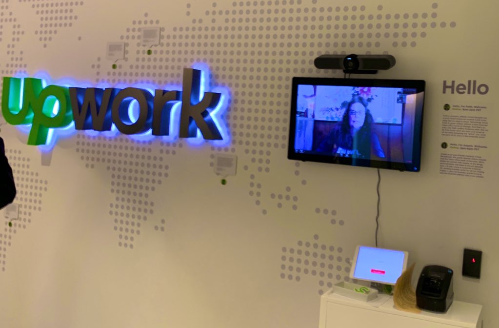 VincentHcq's tweet photo. Visite chez Upwork. https://t.co/9DguhdJh4X  Tendances sur l’organisation des équipes et du travail.
Même la réceptionniste est en home working... @siliconled https://t.co/FBSWUca4O5