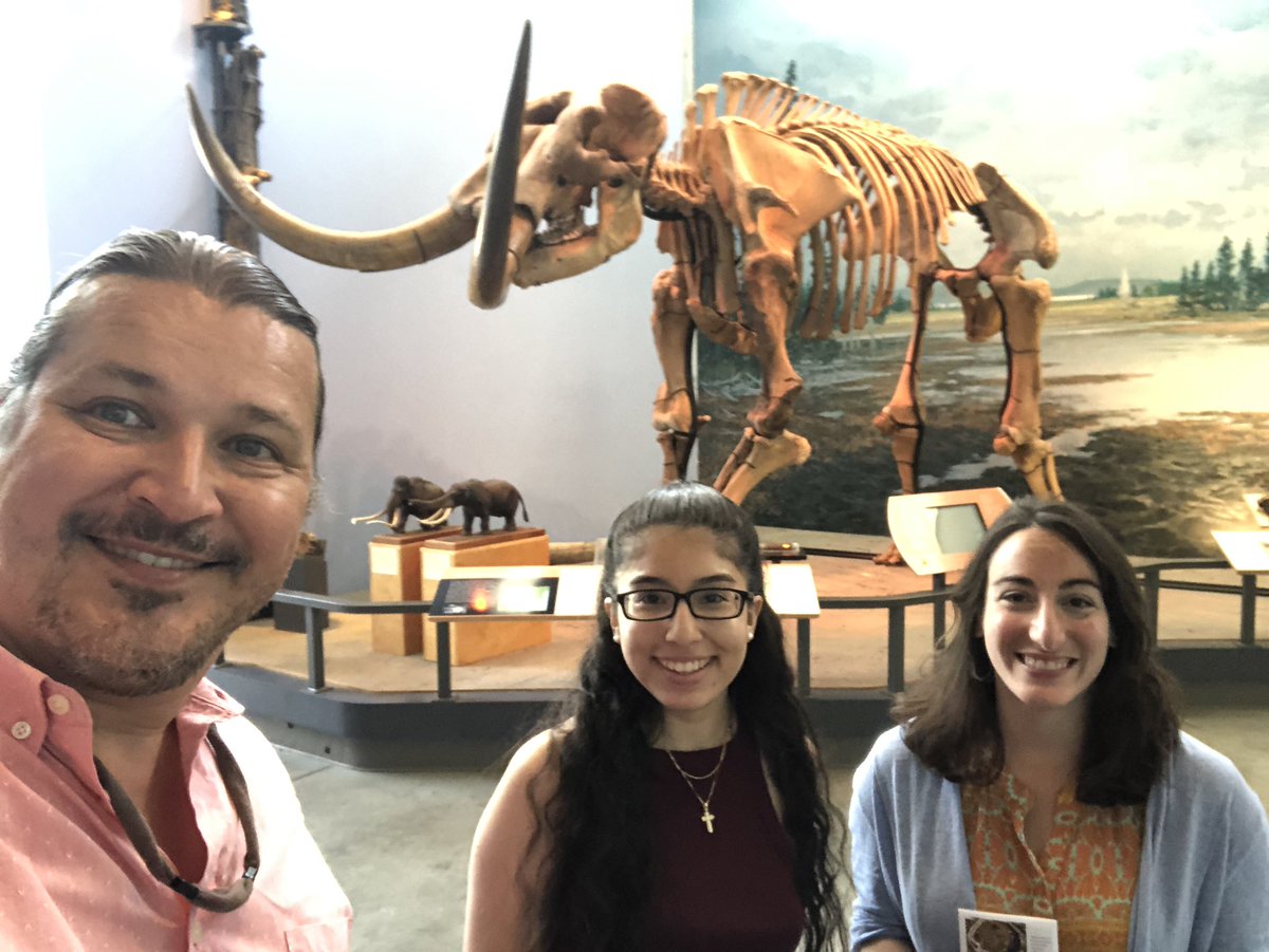 #scicomm field trip! @LauraMortelliti & @Jalexis24491544 from the @CU_BIOG3500 course visited @PRInstitution to discuss how #informaleducation & #sciengage plays an important role in #scicomm . #cuscistory