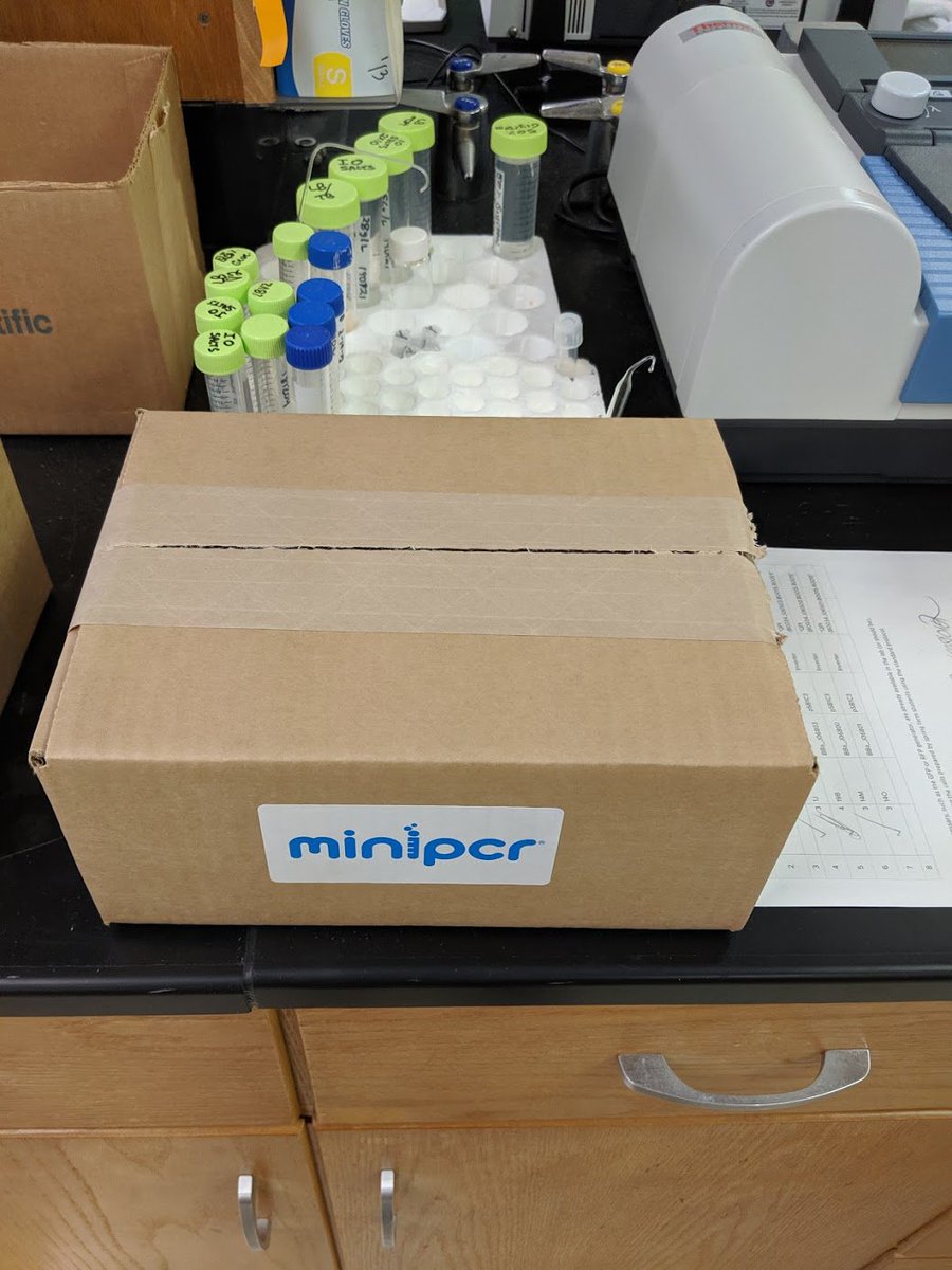 AlmaIgem's tweet photo. Out with the old and in with the new! Our 3 new 2019 miniPCR's came! #iGEM #miniPCR #DNAdiscoverysystem https://t.co/nBYZu9ibmv