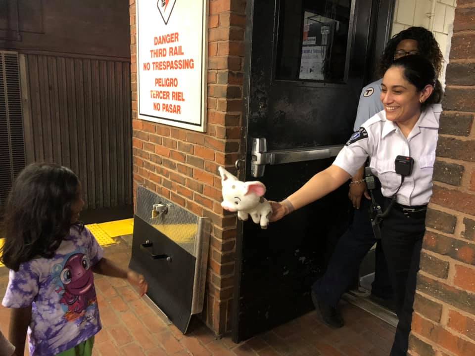 carmensunion589's tweet photo. Hats off to our union sister Lumarie Sostre for going above and beyond recently ��� as so many of our members do each and every day ─ to return a lost toy pig to the arms of a little girl. You rock! #589Pride #Kindness #MBTA https://t.co/86l9GChqyR