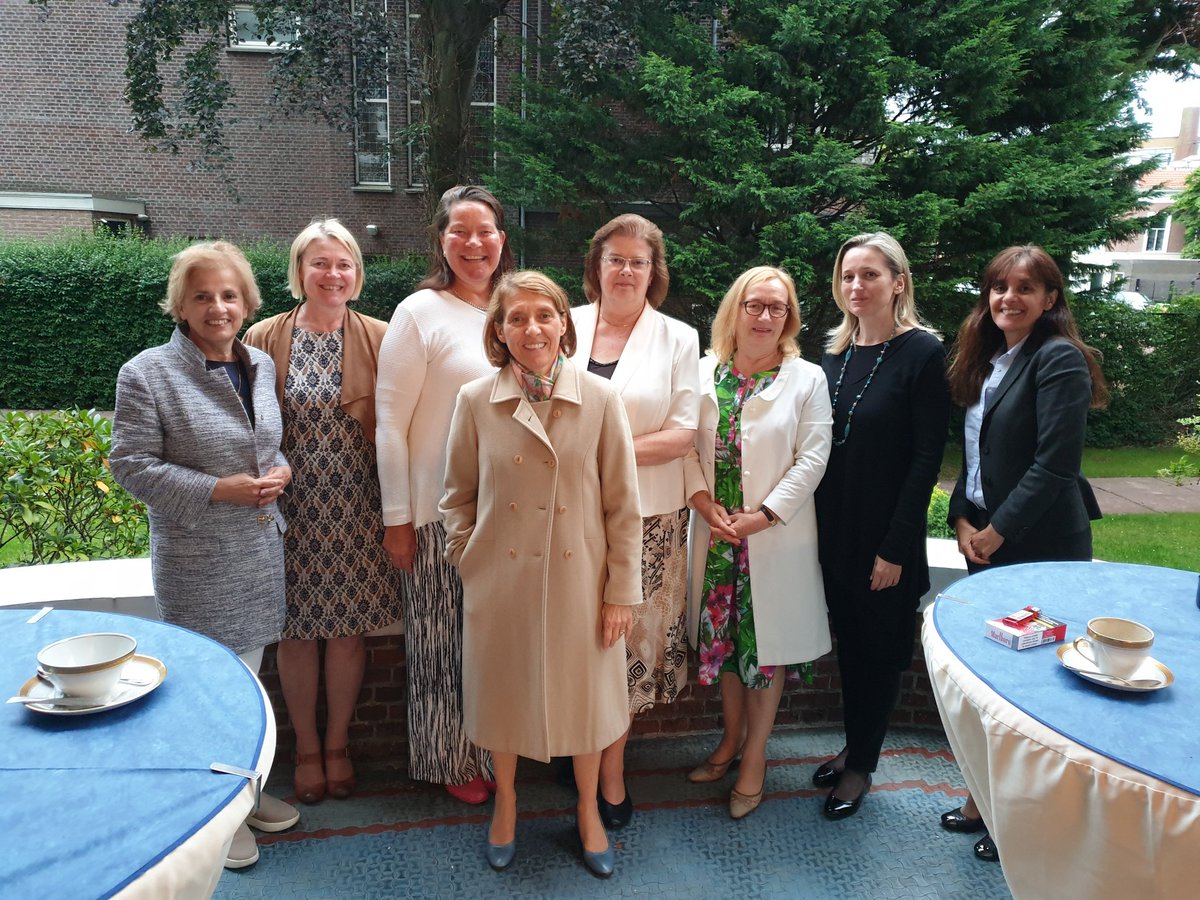 SweAmbVienna's tweet image. Again. An evening of goodbyes. Thank you Jana for hosting the #Coremer ambassadors for a lovely evening. Great that three colleagues leaving will be replaced with three other women ambassadors. The #Coremer group will stay strong!