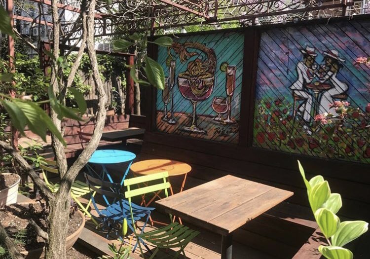 HuckleberryBar's tweet photo. HAPPY HOUR ALL DAY TODAY!🍹
Come sit outside at @HuckleberryBar and enjoy this beautiful day with a nice cold drink! 🌞🥃 
#MondayHappyHour #HappyHour #NYCHappyHour #NYC #cocktails #drinks #NYCBar #HuckleberryBar https://t.co/Ufv0rS8S5O