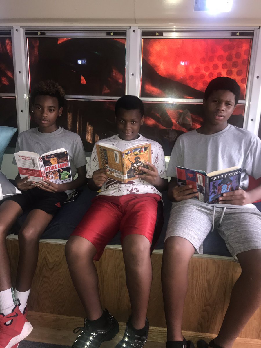 teacherbennett's tweet photo. The Book Bus was a hit today with 89 GISD students checking out books and picking their forever books! #gisdbookbus #galvestonisd #readandbefree https://t.co/2p2Pci6Qv4