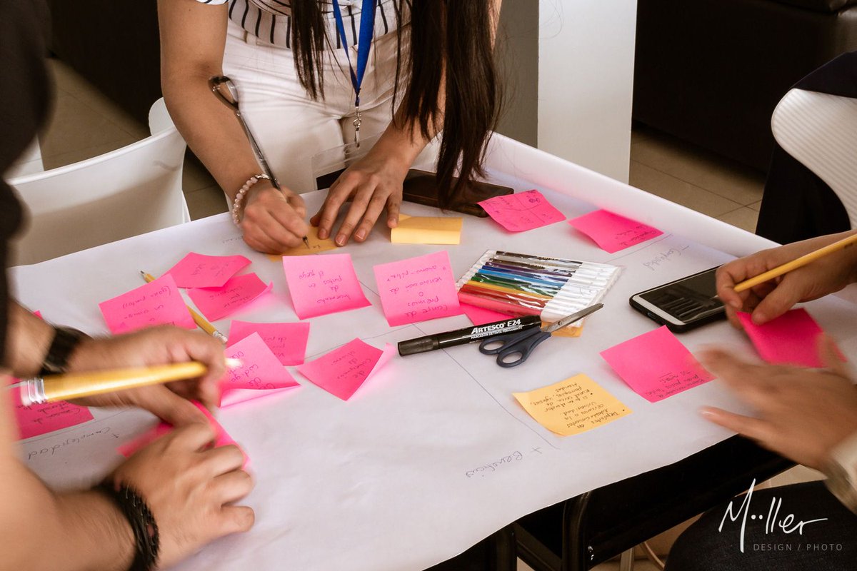 mullercardenas's tweet photo. Así transcurrió el taller de "Prototipado y Validación" en el #disruptChallenge Fintech Edition ayer en Guayaquil.
#taller #evento #innovacion #fintech #guayaquil #proyectos @disruptchalleng
Fotos de @stefiemc - parte 2 https://t.co/GXQvW1W4D2