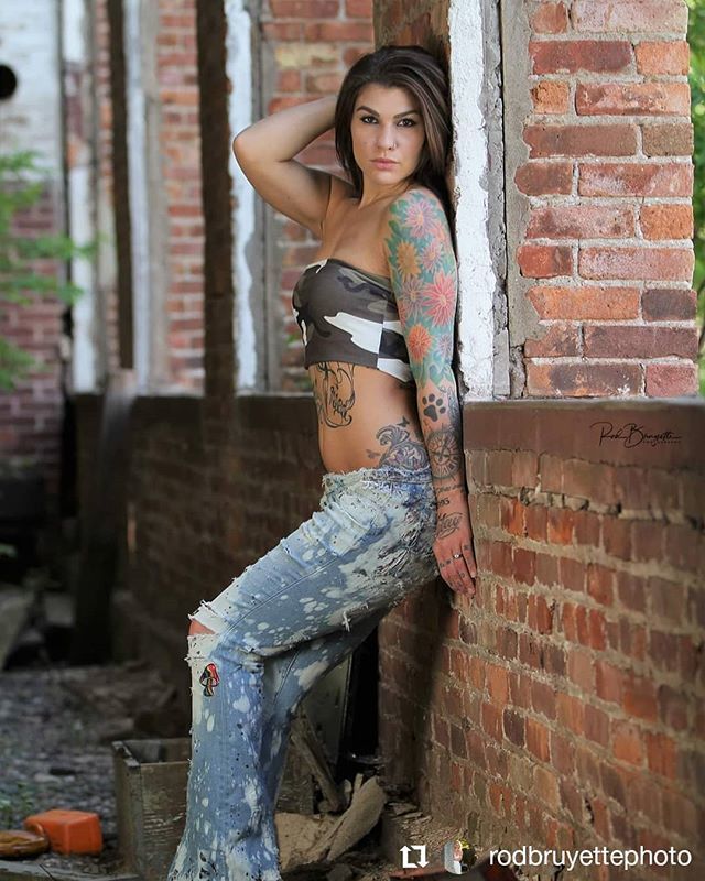 modelmaniamag's tweet photo. #Repost @rodbruyettephoto • • • • • •
From the abandoned building set #1 with Mykaela Marie 🔥
Model | @mykaelawilson
#model #modeling #photoshoot #wisconsinphotographer #abandonedbuildings #sexy #inked #inkedmodel #inkedgirlsofinstagram #modelma… https://t.co/kzMn4jfye1 https://t.co/Bz7GqKSd9s