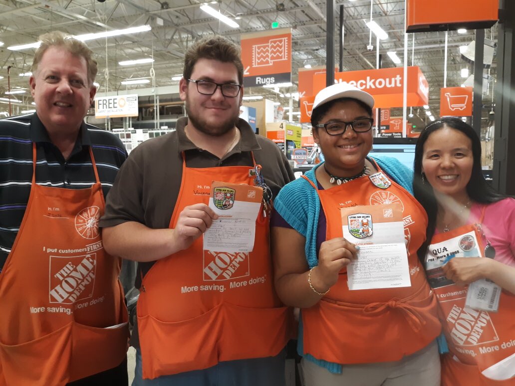 jburbano17's tweet photo. Recognizing Vin for recoveries &amp; Customer Service Viviana for Cashier of the month. Way to go team 🥳🥳👍@Ramos418Ramos @KrystyneSantos @MattKeatinghd https://t.co/wVJpIsCMBM