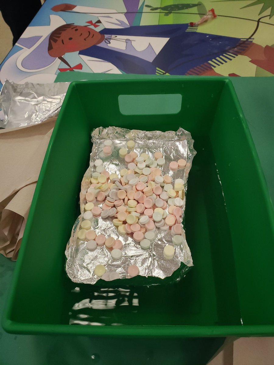 HectorLarraga1's tweet photo. ☀️ Summer STEAM 🚀 Academy #candyscience
#LosFresnosSummerSTEAMAcademy https://t.co/IHCHtFGl8l https://t.co/77LAUGGfaL