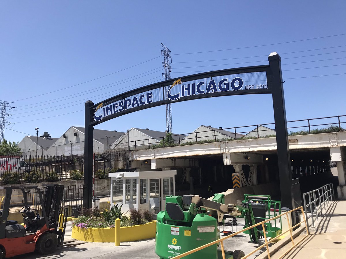 TheBurkeSage's tweet photo. National commercial audition in Chicago today! Hot too- hit 96 degrees! #simoncasting #commercialaudition #castingcall #amtcworld #ambassadortalentchicago https://t.co/V4KXYlgm8p