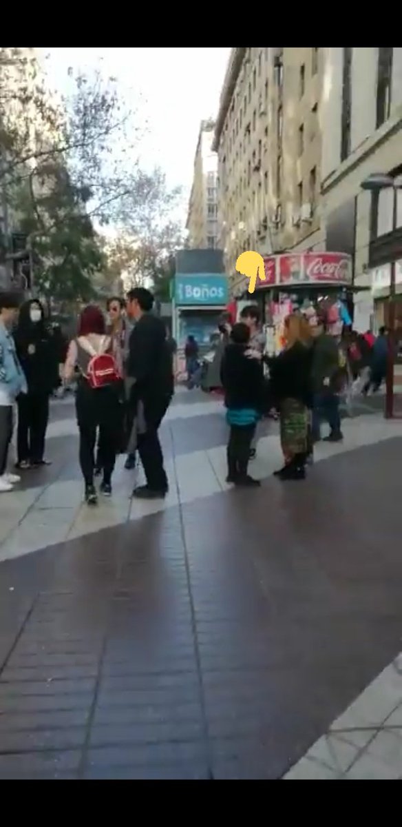 kickitjy's tweet photo. ¿Se fijaron que hay un señor grabando? Se viene video de experiencia en Chile 
#GOT7inChile https://t.co/nFgmQLsDnO
