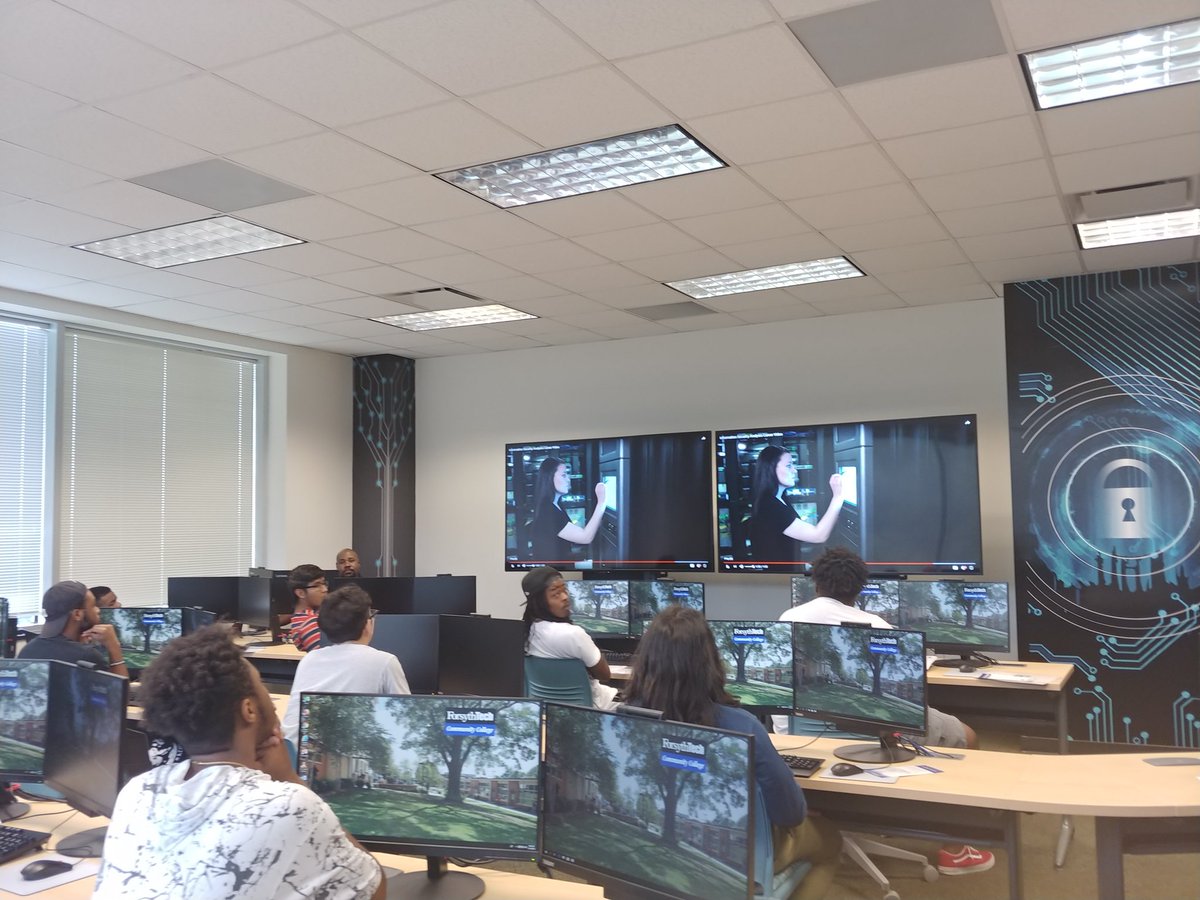 DeanneWesley's tweet photo. #FreshmanTour! It was my pleasure to give a tour and program overview to 11 incoming. Forsyth Tech freshman two of which decided on a cybersecurity careers after attending Encore, an initative led by Dr Spriggs. I am so excited ! https://t.co/OWEbQyFESJ