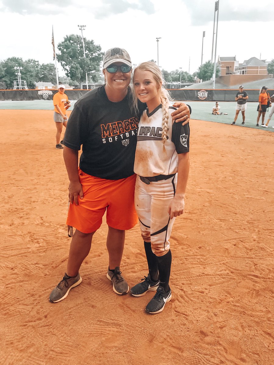 reagangriffis's tweet photo. Thank you @defo25 for an amazing time, I can’t wait to come back!! #gobears 🧡🐻 @MercerUSoftball https://t.co/OF6JxUgzsT