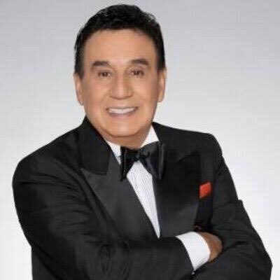 Más de 30 artistas rindieron un emotivo homenaje luctuoso a Gualberto Castro en el Teatro de la Ciudad “Esperanza Iris”. google.com.mx/amp/s/amp.20mi… <a href="/Gualas_Castro/">Gualberto Castro</a> <a href="/RodrigoDLCadena/">Rodrigo De La Cadena</a> <a href="/RocioBanquells/">Rocío Banquells</a> <a href="/Manoella_Torres/">Manoella Torres</a>