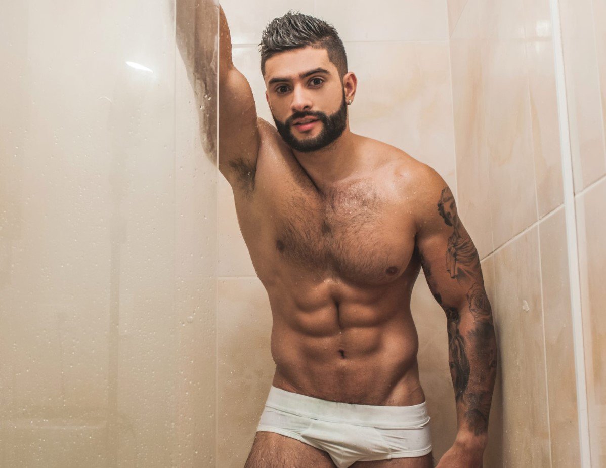 Flirt4Free's tweet photo. Feast your eyes on the sculpted @Lukhas_F4F as he flexes his sexy body in TWO hot #muscleshows you need to see LIVE Tues 2pm and Thurs 1am ET! https://t.co/NgzfJsfaJM https://t.co/6aidGTPf2v