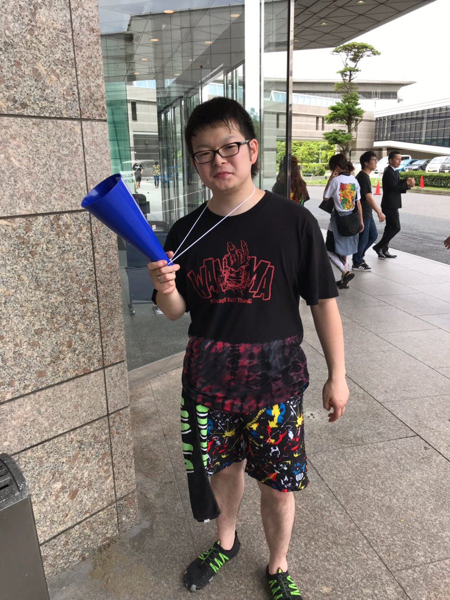 mingosutin's tweet photo. 嘘の様な出来事
S2O公式様に集合写真載せてもらえるし
リクエストで1番大好きな光真君に指名され、1番大好きなエルを自分がリクエストして本当に最高でした！
頭真っ白になり、泣いちゃったし笑
500円の青メガホンありがとう！w
先輩言われますが24歳です笑
皆様ありがとうございました！

#WANIMAS2O https://t.co/2liDvsPmjD