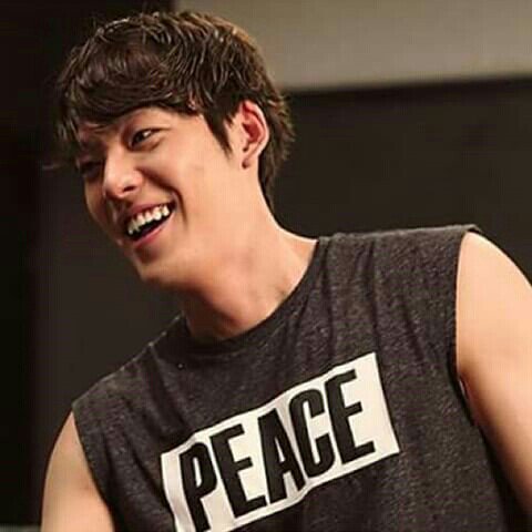 ayudaum's tweet photo. Happy Birthday Oppa 🎉🎉🎈
Cepetan comeback drama lagi..
#KimWooBin #HappyBirthday https://t.co/AXQGKusCW2