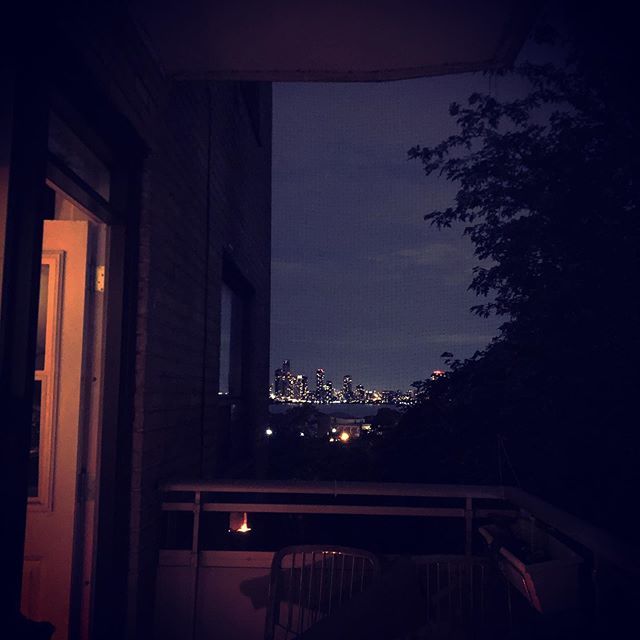 ablondebullitt's tweet image. First night on the lounger #decklife #readingscripts #westernshore #directorgirl ift.tt/2Sm9Eho