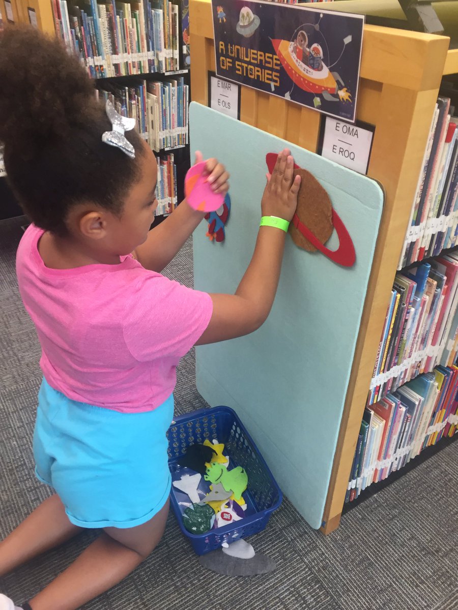 EducareSide's tweet photo. Last Thursday, the Johnson City public library invited us out for a very fun day! We watched Mark Lippard juggle and balance, plus, we caught up on some summer reading! Thanks JCPL!!! 😋 https://t.co/MHrRIqaLV7