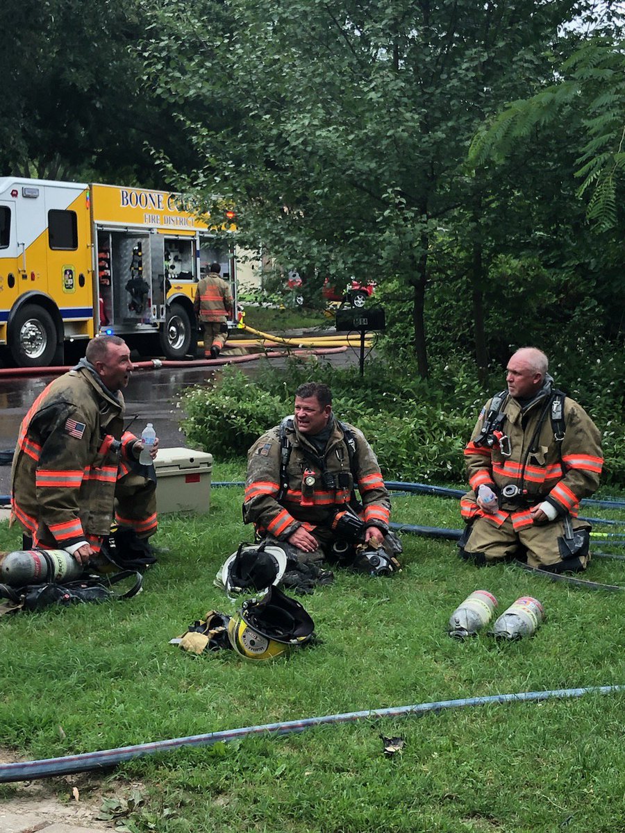 MizzouEMS's tweet photo. Medic 231 taking some glamour shots of our friends putting in WORK #gettingafterit #It'sTooHotForThat #ThisIsWhyI'mAMedicNow https://t.co/MnnCRVTrXC
