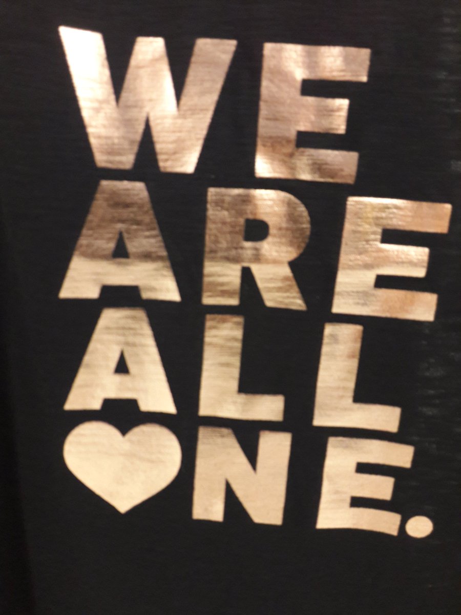 JMHUSTLE's tweet photo. We are all one.  #onelove #worldpeace #onebighumanfamily #youmyfriend #humanfamily #humanfriends https://t.co/ldjpzRehte