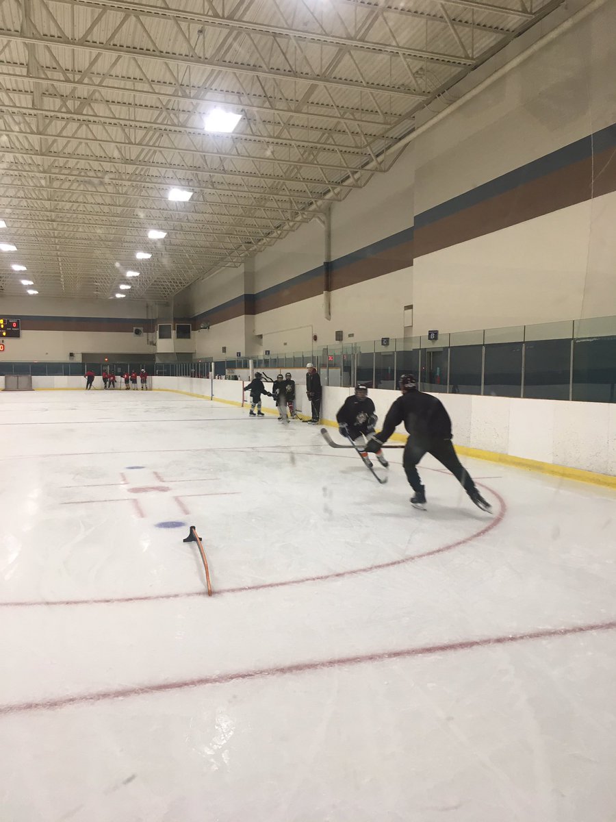 rha_kelowna's tweet photo. Another week of EOE underway!
Welcome all from out of town and attending the skating camp. Looking forward to another week of massive improvements! πͺ π
#poehockey #edgecamp #hockeycamp #hockeyskills #hockeytraining #hockeyforlife #hockeyskating #hockeyfamily https://t.co/HfIBx7jKk2