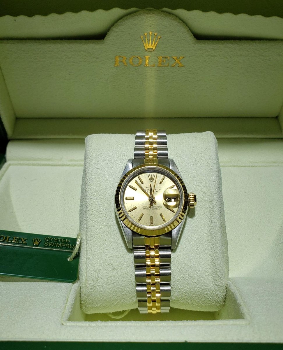 MilanoJewelers's tweet photo. Looking for the class and style that only a Rolex can deliver? Then feast your eyes on this gorgeous ladies' two-tone Rolex Datejust available in-store.
#rolex #datejust #womenswatch #ladieswatch #luxurywatch #watchesofinstagram #twotonerolex #swisswatch #milanojewelers https://t.co/mGpgHZrUeZ