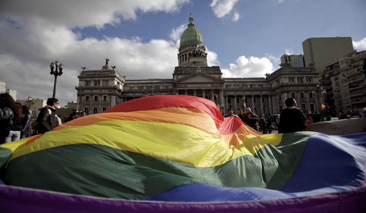 Hoy se cumplen 9 años de una ley que puso a la Argentina a la vanguardia en materia de ampliación de derechos, una bandera que levantamos con orgullo.
#MatrimonioIgualitario