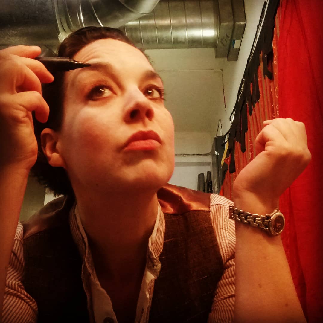 StrutsTheatre's tweet photo. Ready in 2 minutes #anactorprepares #actorsprepare #actor #actorslife #lifeonstage #lifeintheatre #lifeonstage #stage #theatre #theatrelife #backstage #greenroom #actorlife #actorlifestyle #actors #whoseeyelineristhisanyway https://t.co/ZH6ctzfI9B