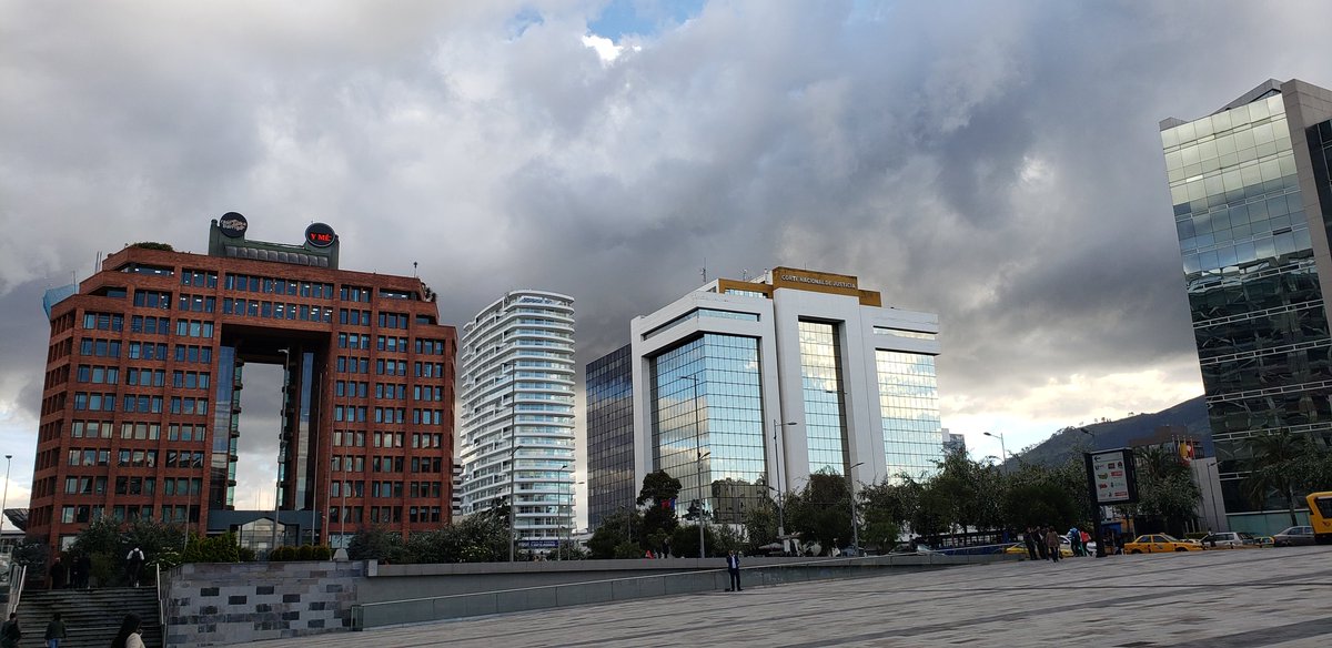 TornCurtainPI's tweet photo. Quito y algo de su arquitectura...
#FotosPi https://t.co/YK8YSjsSQg